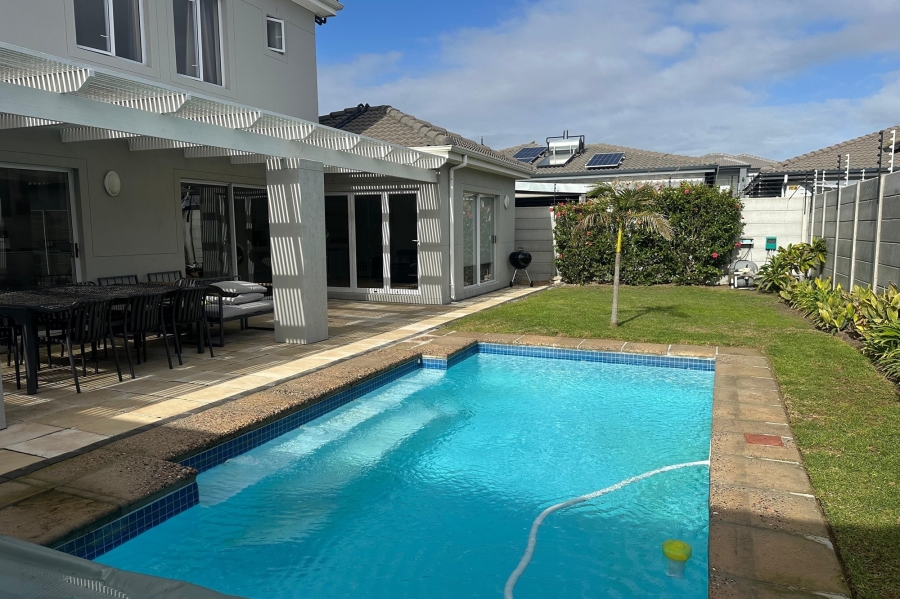 To Let 4 Bedroom Property for Rent in Parklands North Western Cape